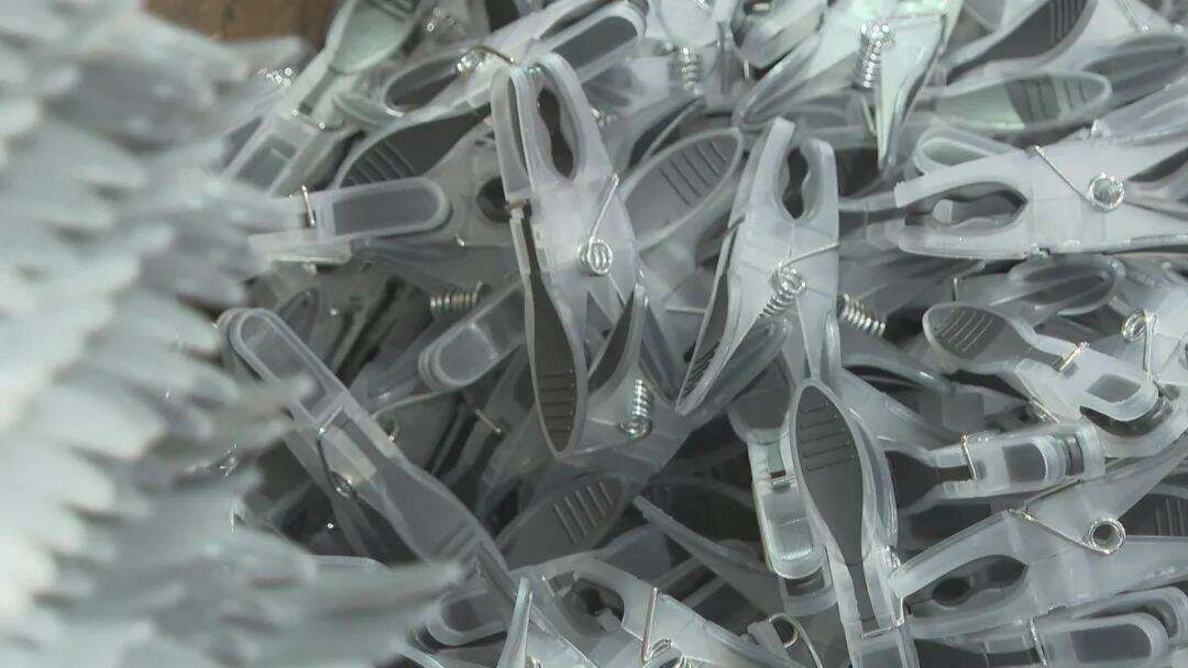 臨海小夾子暢銷(xiāo)歐美 中國(guó)日用智造的全球魅力